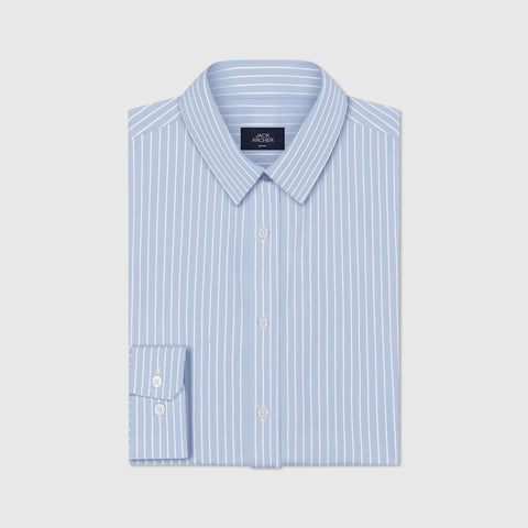 The Everywear Shirt Standard Length in Fine Stripe worn for everyday wear.
