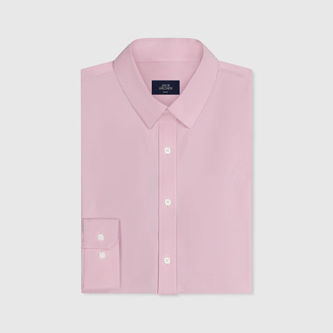 The Everywear Shirt Standard Length in Soft Rose worn for everyday versatility.